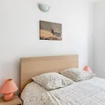 Apartment T2 Au Calme, Parking, Proche Centre *
