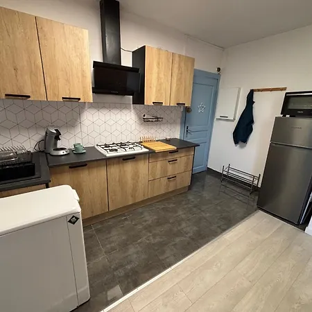 Proche Centre, Marches De Noel 10min A Pied, Parking Gratuit F2 Au Calme Διαμέρισμα *