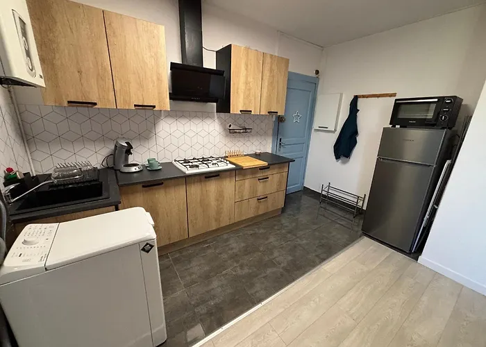 T2 Au Calme, Parking, Proche Centre アパート *